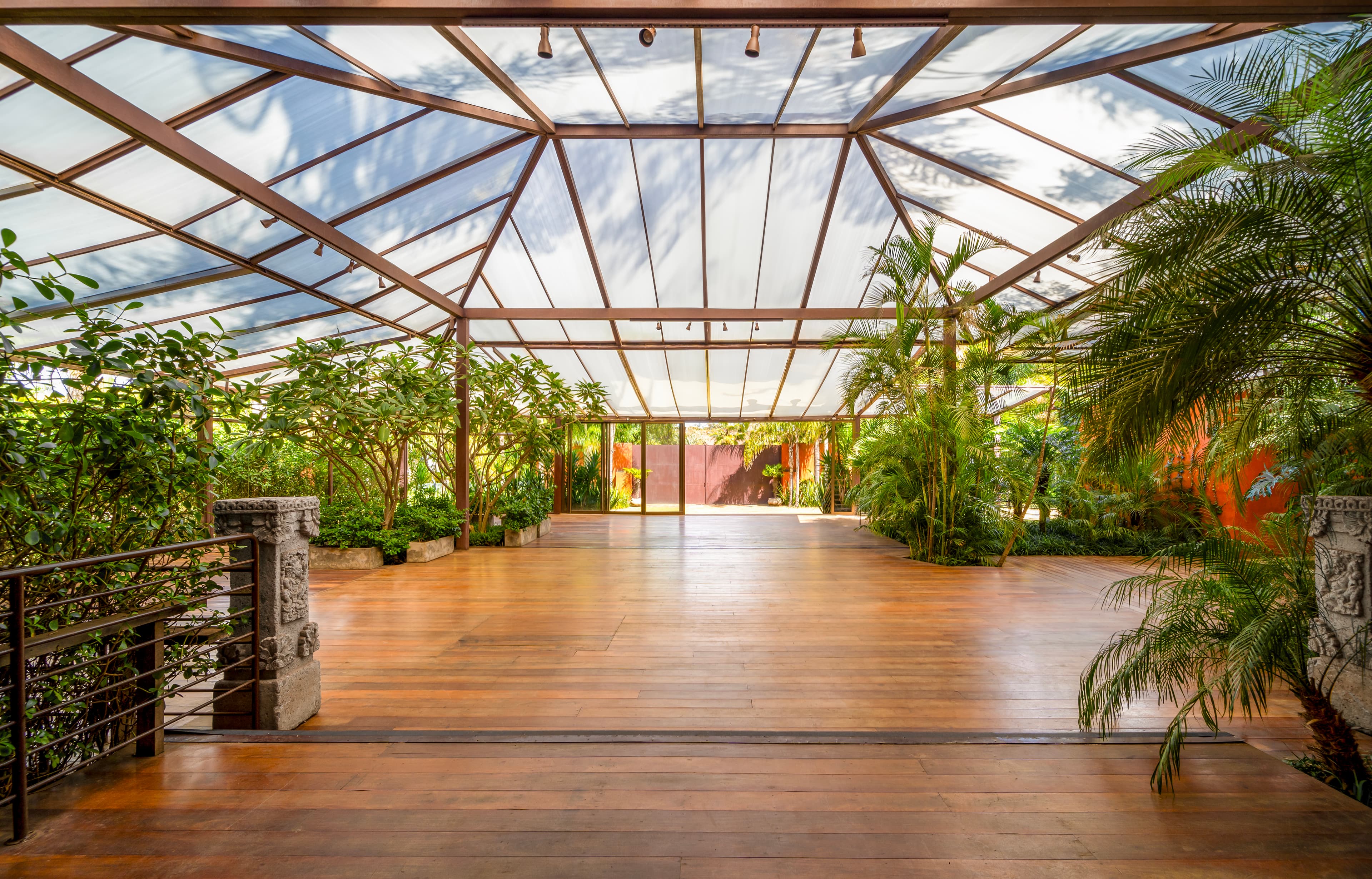 Deck - Pátio | ESPAÇO FAR EAST